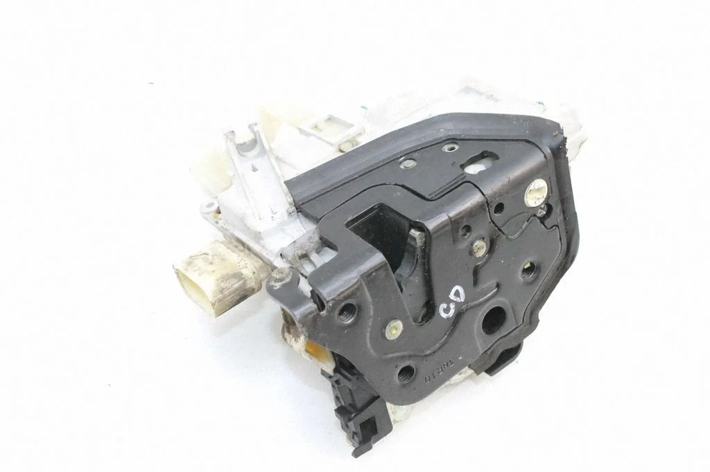 Rear door lock – Volkswagen Touareg II (2010-2018)