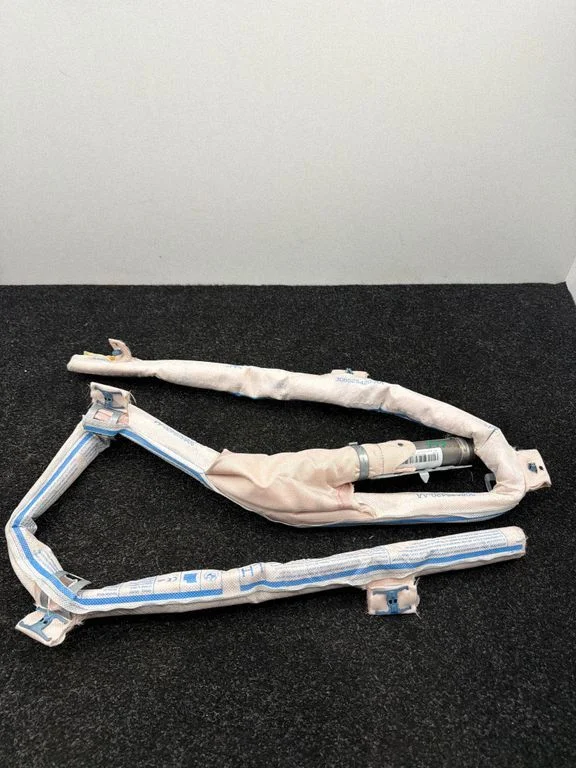 Katuse turvapadi (kardin) – BMW 2-seeria F46 (2015-)