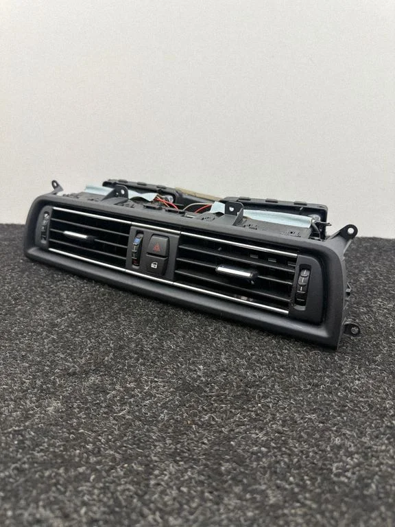 Środkowe kratki nawiewu – BMW Seria 6 F12 F13 (2010-2018)
