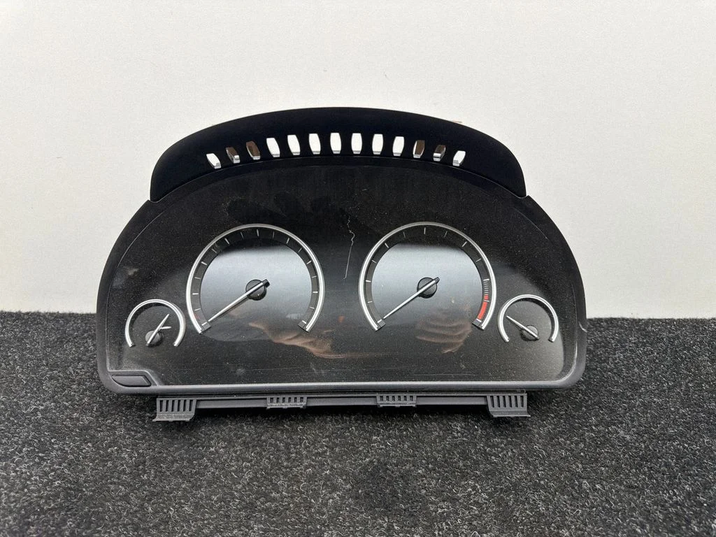 Spidometrs (instrumentu panelis) – BMW 6. sērija F12 F13 (2010-2018)