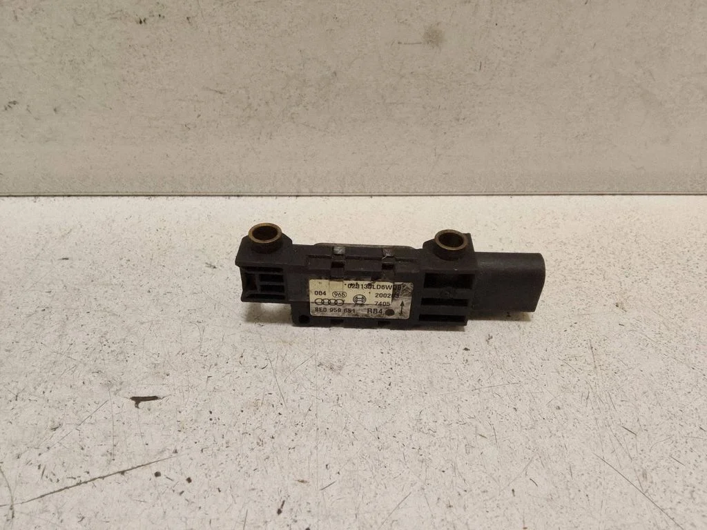 Drošības spilvenu trieciena sensors – Audi A4 S4 B6 8E 8H (2001-2005)