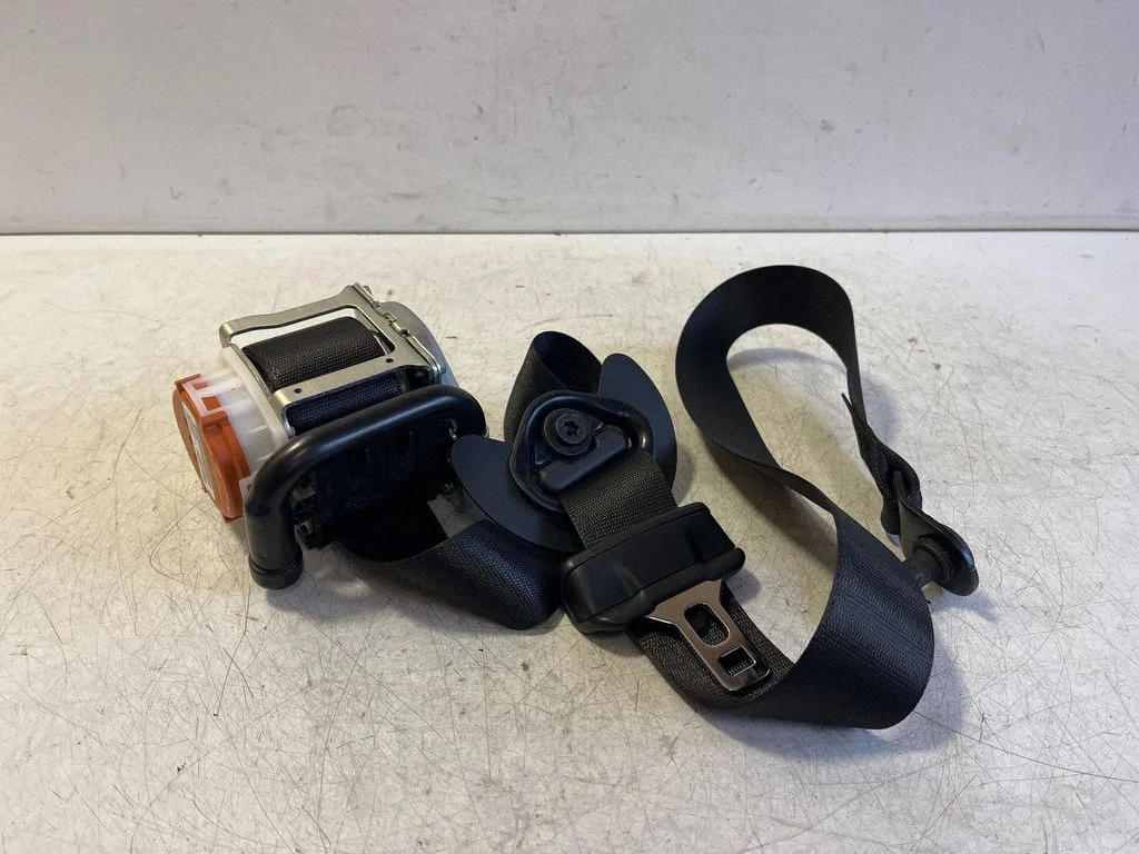 Front seatbelt – Mercedes-Benz B-Class W247 (2018-)