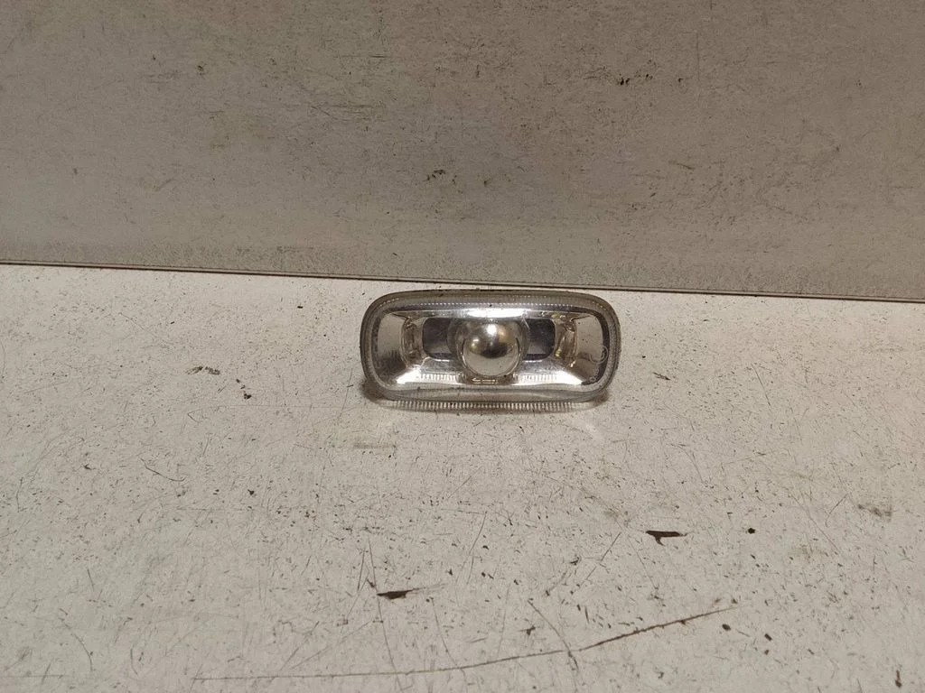 Poritiiva suunatuli – Audi A4 S4 B6 8E 8H (2001-2005)