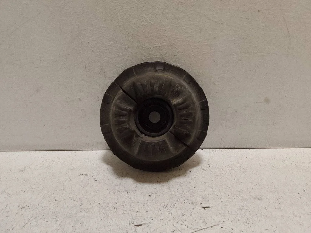 Keerdvedru ülemine tugi – Audi A4 S4 B6 8E 8H (2001-2005)