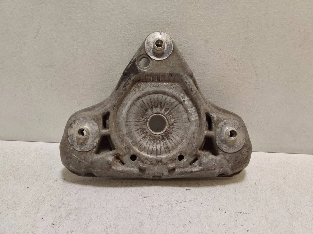 Keerdvedru ülemine tugi – Audi A4 S4 B6 8E 8H (2001-2005)