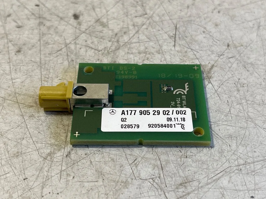 Aerial antenna amplifier – Mercedes-Benz B-Class W247 (2018-)