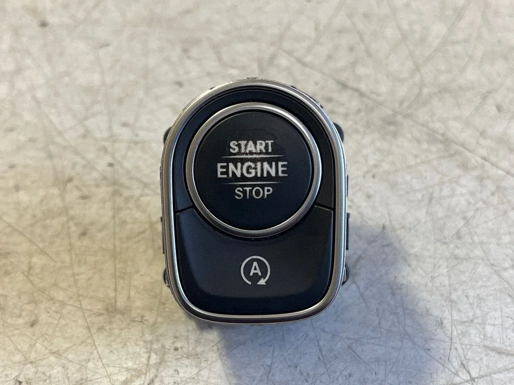 Mootori start-stopp-nupp – Mercedes-Benz B-klass W247 (2018-)