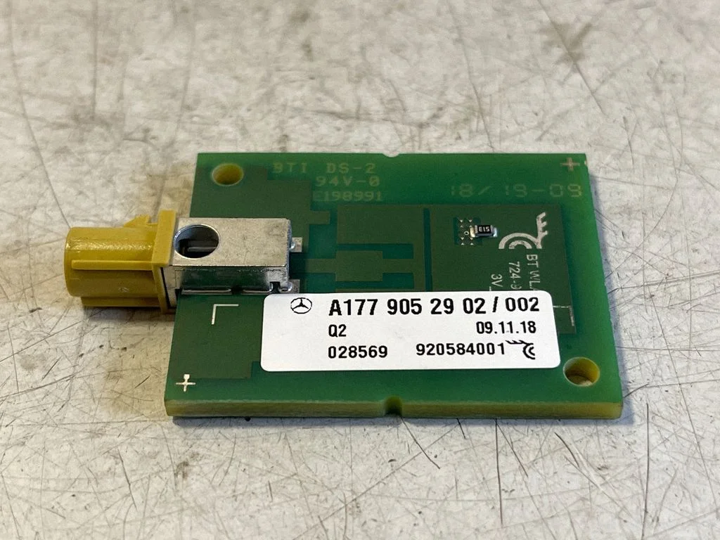 Aerial antenna amplifier – Mercedes-Benz B-Class W247 (2018-)