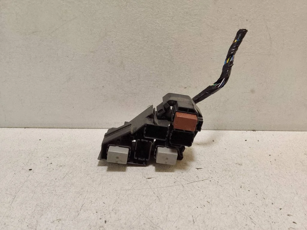Releju montāžas bloks – Subaru Outback (2004-2006)