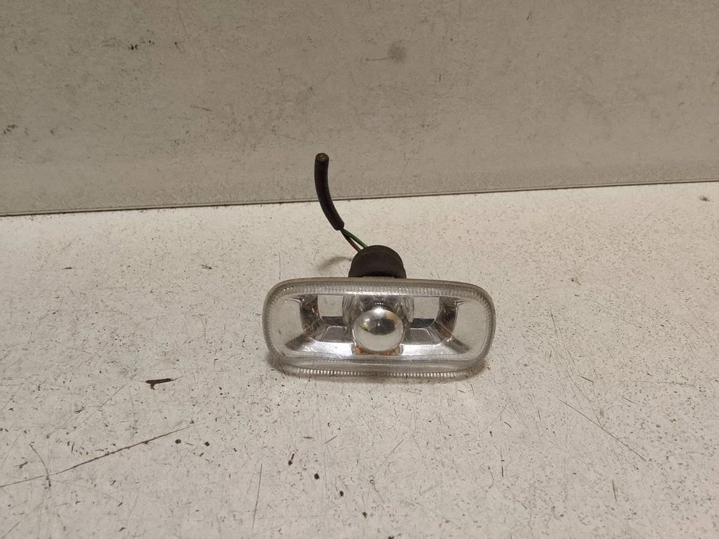 Poritiiva suunatuli – Audi A4 S4 B6 8E 8H (2001-2005)