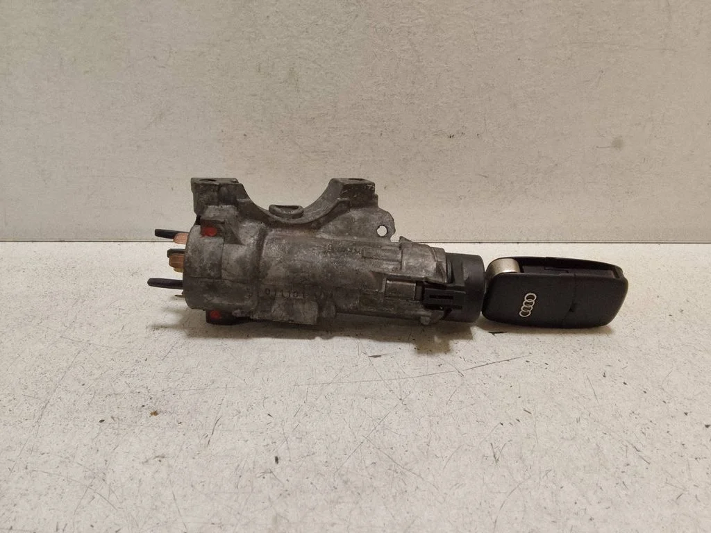 Aizdedzes slēdzene – Audi A4 S4 B6 8E 8H (2001-2005)