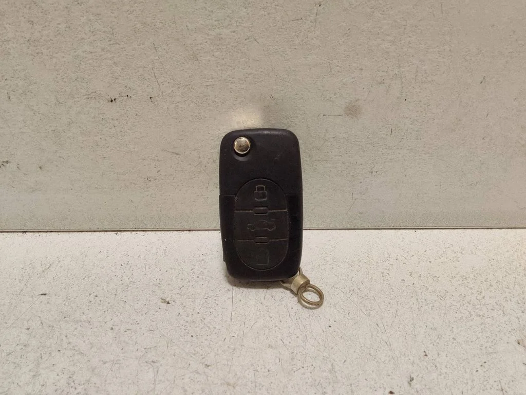 Ignition key/card – Audi A4 S4 B6 8E 8H (2001-2005)