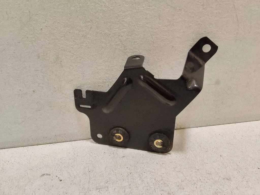 Cita motora nodalījuma detaļa – Audi A4 S4 B6 8E 8H (2001-2005)