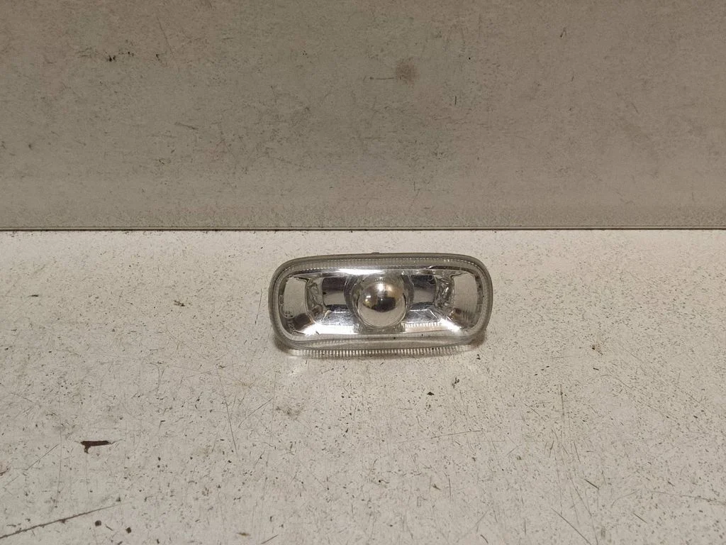 Poritiiva suunatuli – Audi A4 S4 B6 8E 8H (2001-2005)