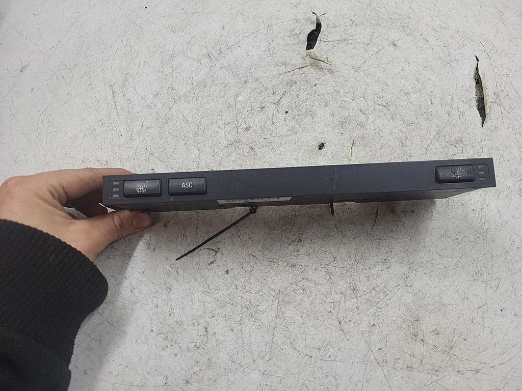 Seat heating switch – BMW 5 Series E39 (1996-2003)