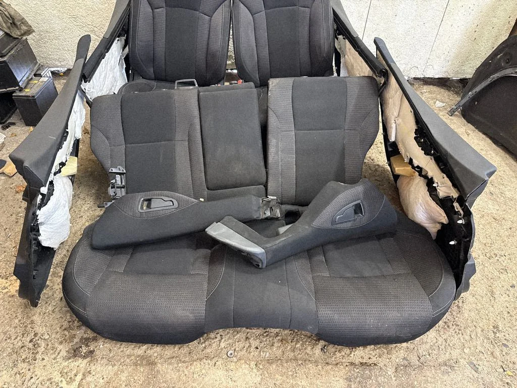 Seat set – Subaru Outback (BT) (2019-)