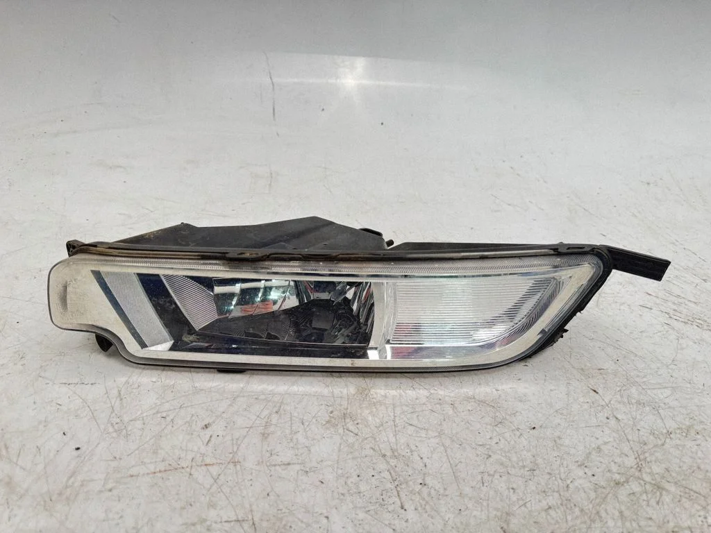 Front fog light – Volkswagen Passat B8 USA (2016-2023)