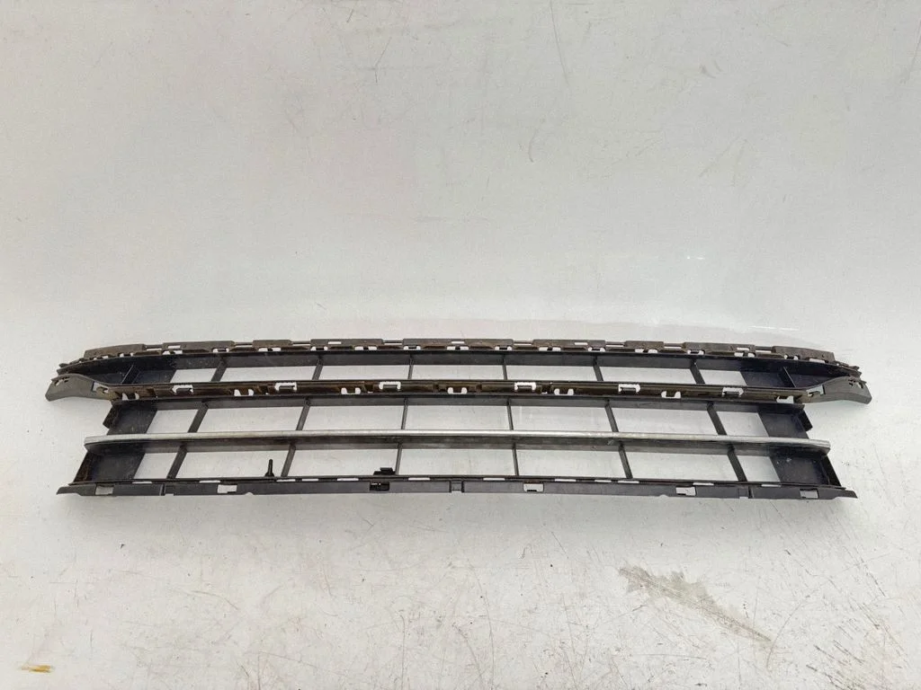 Atrapa przednia (grill) – Volkswagen Passat B8 USA (2016-2023)