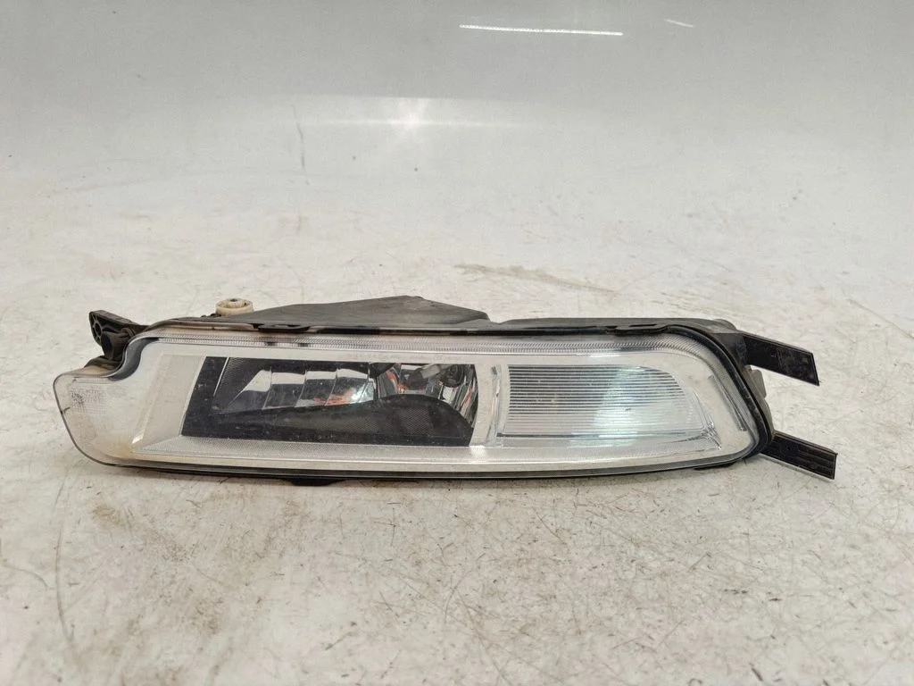 Front fog light – Volkswagen Passat B8 USA (2016-2023)