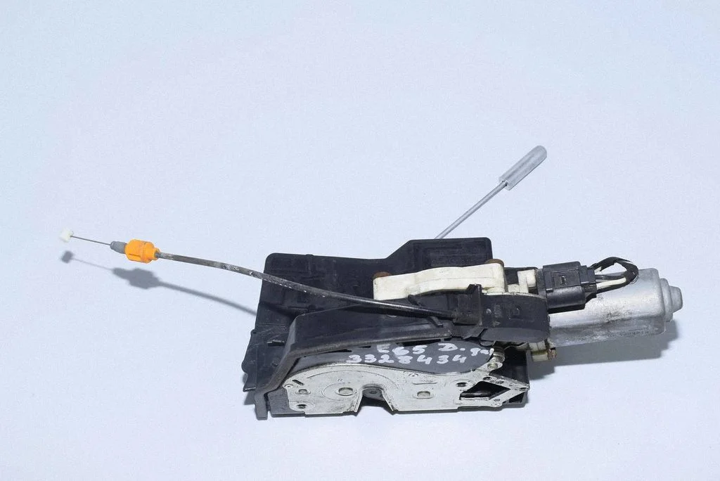 Zamek drzwi tylnych – BMW Seria 7 E65 E66 (2001-2008)