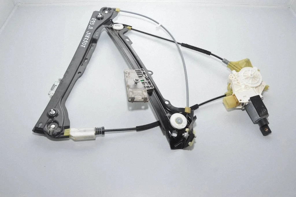 Priekšējā el. loga pacēlāja mehānisma komplekts – BMW 3. sērija E92 E93 (2005-2014)
