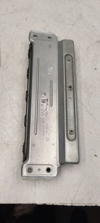 Põlveturvapadi – Volkswagen Golf VI (2008-2013)