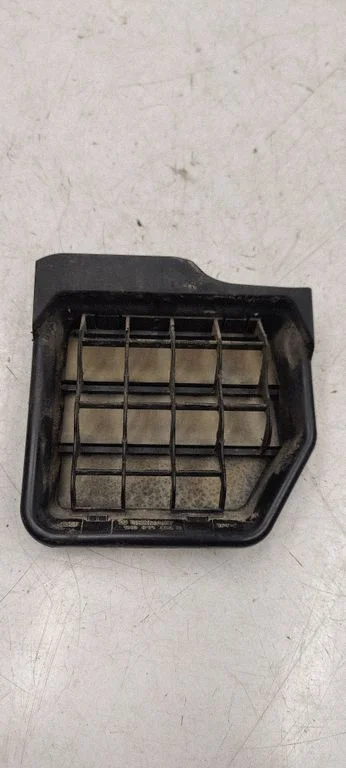 Ventilācijas režģis – Volkswagen Golf VI (2008-2013)
