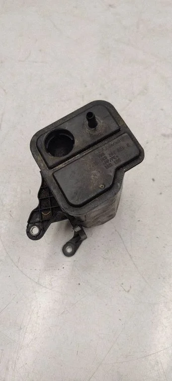 Aktīvās ogles (degvielas tvaiku) filtrs – Volkswagen Golf VI (2008-2013)