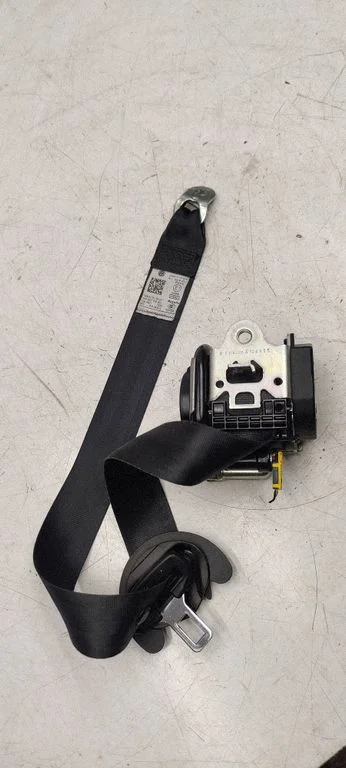 Front seatbelt – Volkswagen Golf VI (2008-2013)