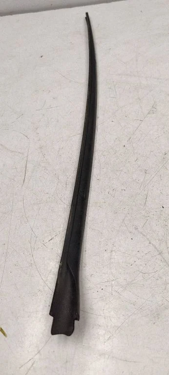Windshield trim – Volkswagen Golf VI (2008-2013)