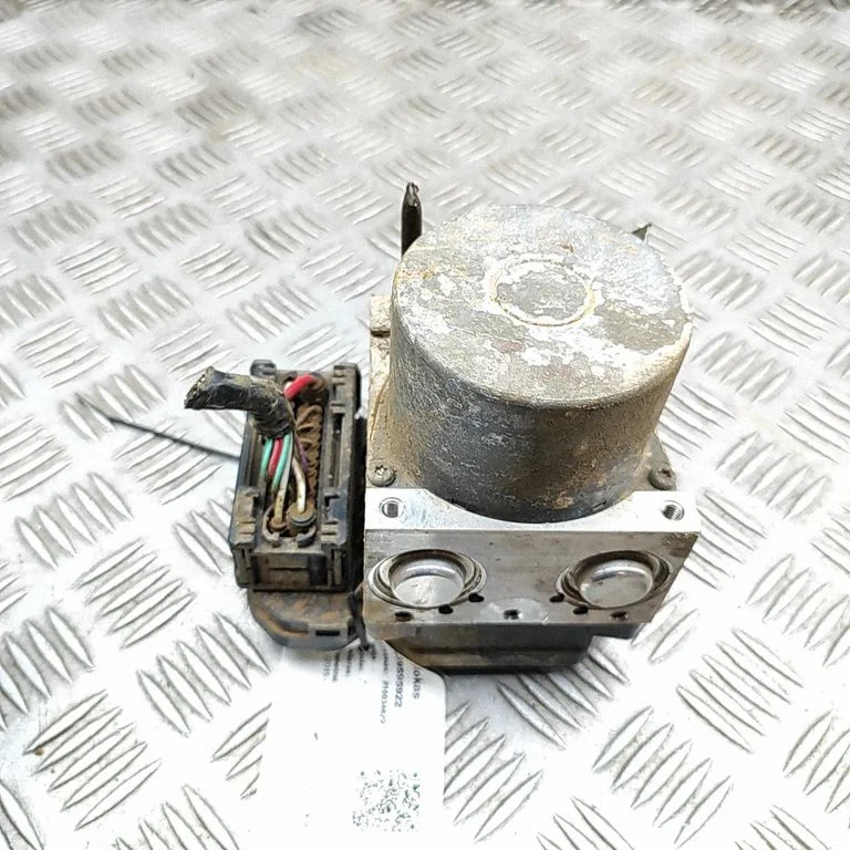 Pompa ABS – Toyota Hilux (AN120, AN130) (2015-2020)