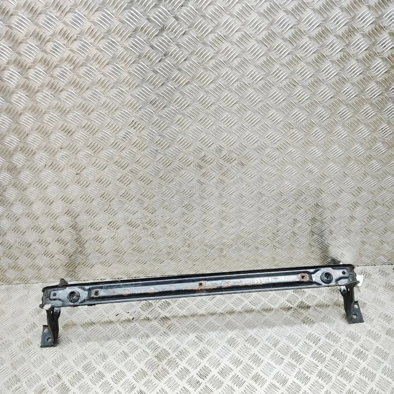 Bottom radiator support slam panel – Volvo V40 (2012-2019)