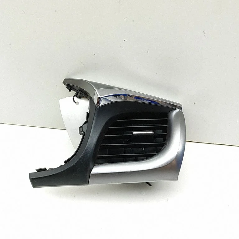 Dashboard air vent grill cover trim – Toyota Hilux (AN120, AN130) (2015-2020)