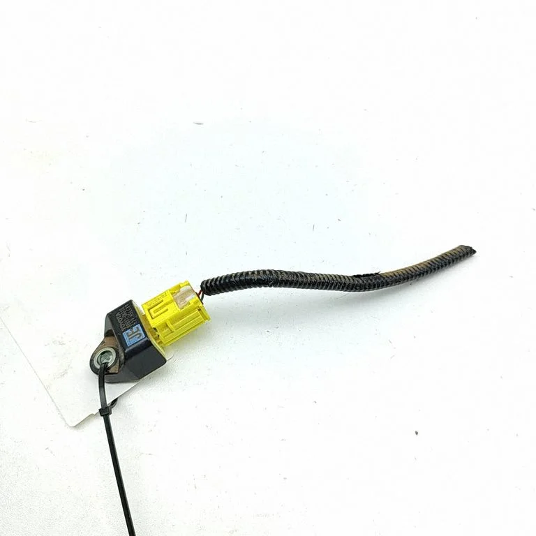 Drošības spilvenu trieciena sensors – Toyota Hilux (AN120, AN130) (2015-2020)