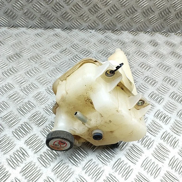 Coolant expansion tank/reservoir – Toyota Hilux (AN120, AN130) (2015-2020)