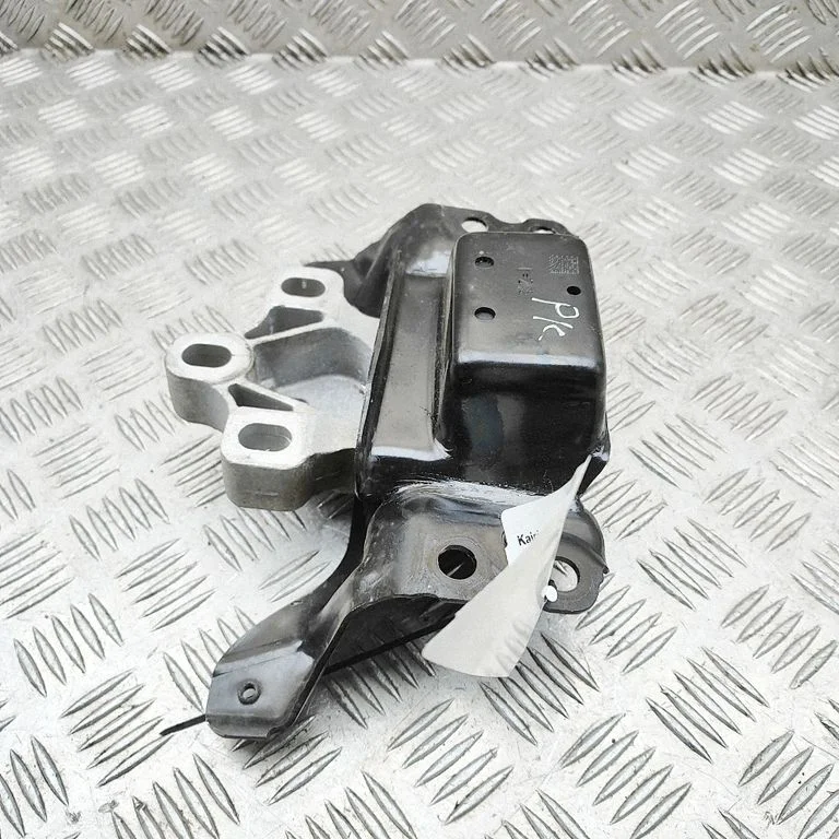 Engine mount bracket 5Q0199555AD