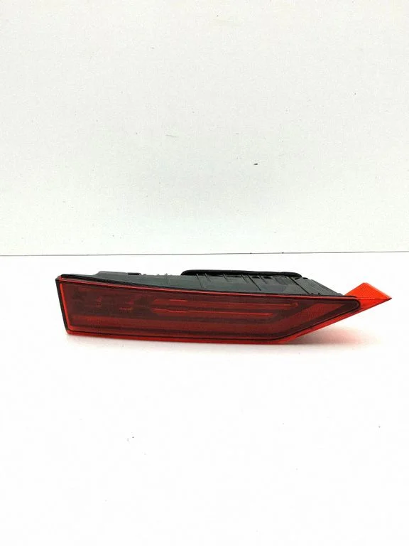 Tailgate rear/tail lights 32404802