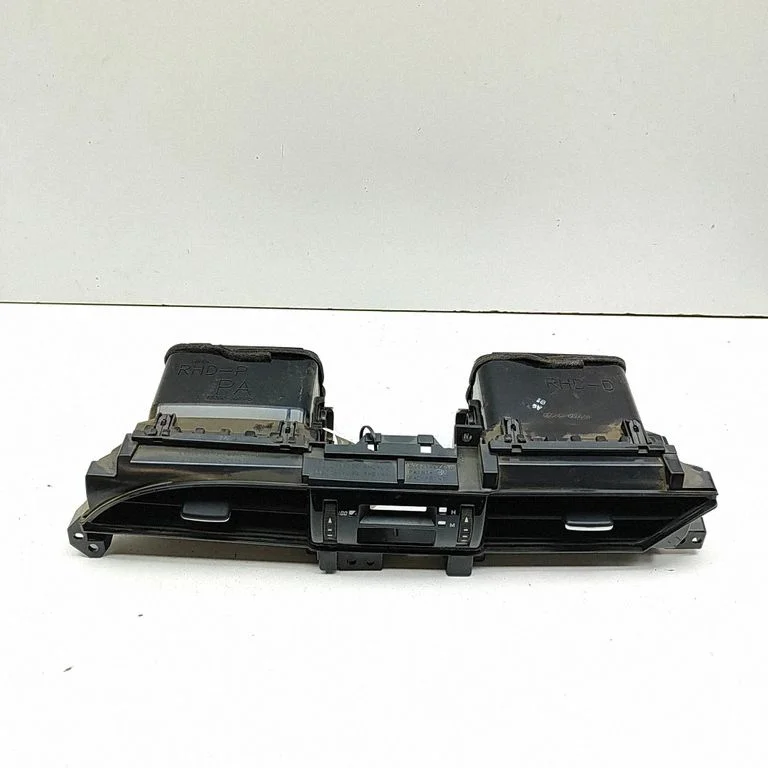Dashboard air vent grill cover trim – Toyota Hilux (AN120, AN130) (2015-2020)