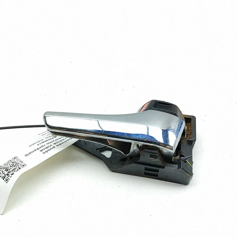 Front door interior handle – Toyota Hilux (AN120, AN130) (2015-2020)