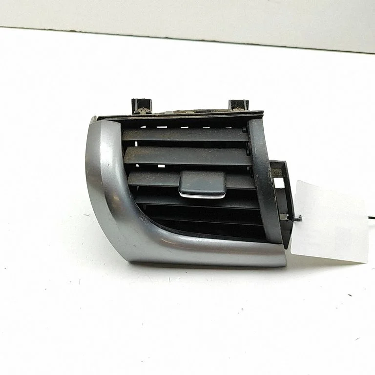 Dashboard air vent grill cover trim – Toyota Hilux (AN120, AN130) (2015-2020)