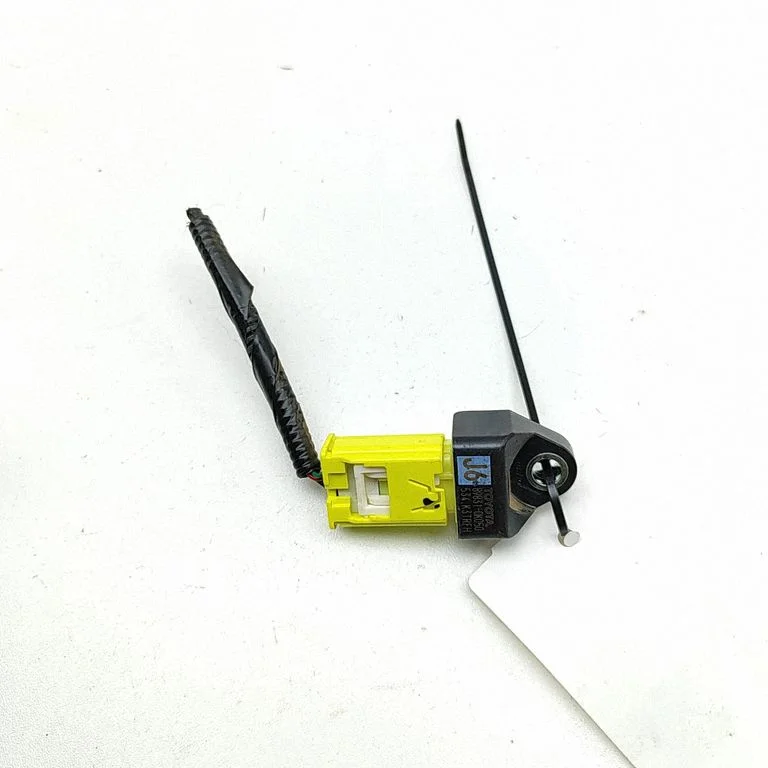 Drošības spilvenu trieciena sensors – Toyota Hilux (AN120, AN130) (2015-2020)