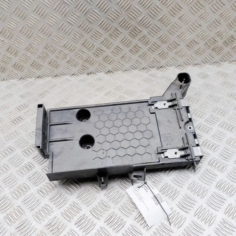 Battery box tray – Volkswagen Tiguan Allspace (2017-)