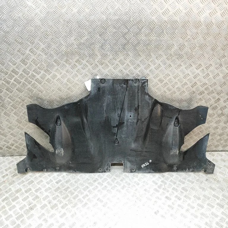 Center/middle under tray cover 149877100E