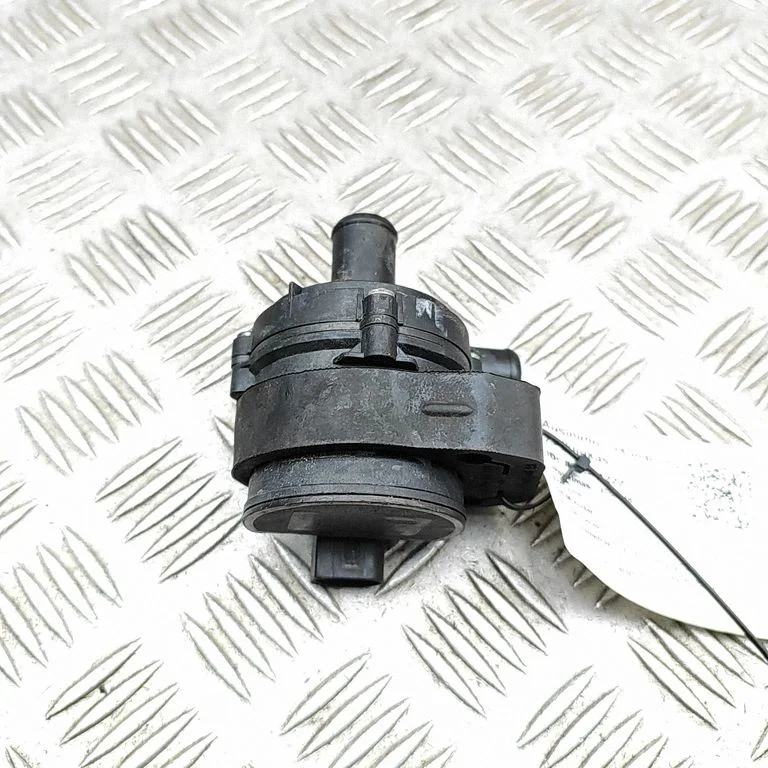 Elektriline lisatsirkulatsioonipump – Mercedes-Benz CLA-klass C118 X118 (2019-)