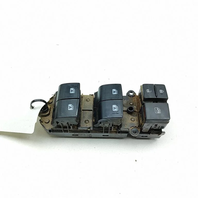Przełącznik szyb elektrycznych – Toyota Hilux (AN120, AN130) (2015-2020)