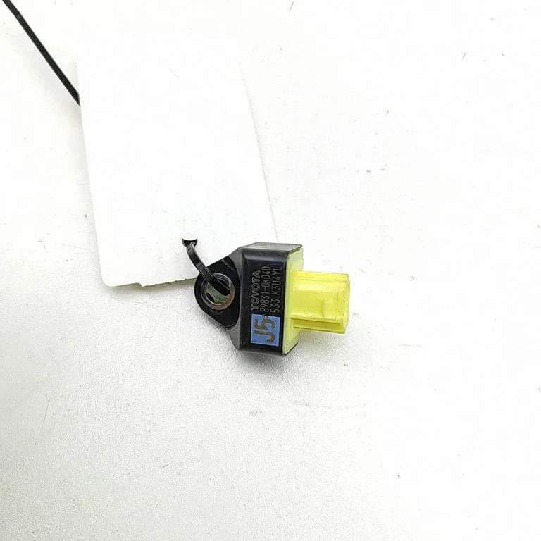 Drošības spilvenu trieciena sensors – Toyota Hilux (AN120, AN130) (2015-2020)