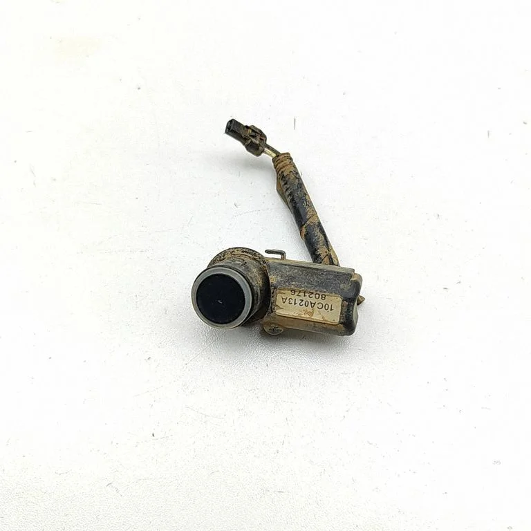 Parkošanās sensors PDC – Toyota Hilux (AN120, AN130) (2015-2020)