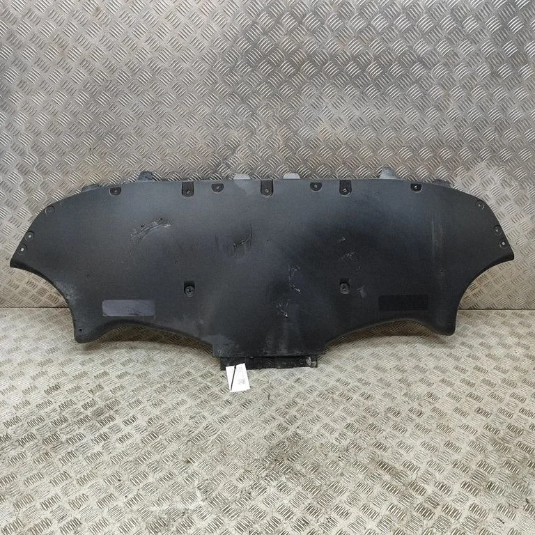 Center/middle under tray cover – Tesla Model Y (2020-)