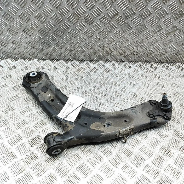 Front lower control arm/wishbone 3Q0407151P