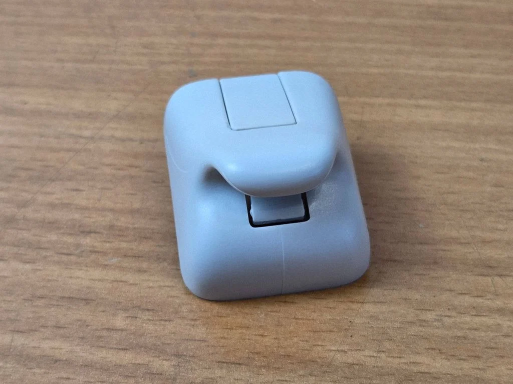 Päikesesirmi kinnitusklamber – Ford Focus (2018-)